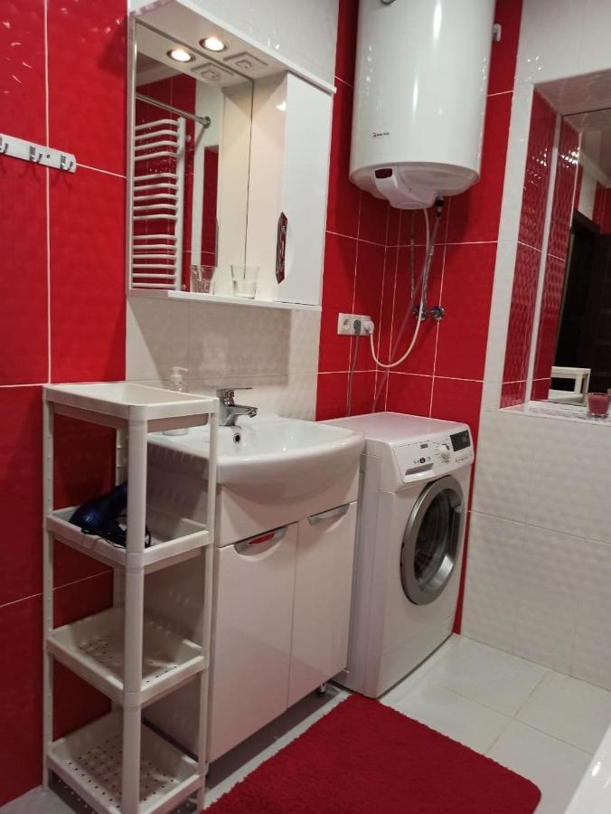 Квартира В Самом Центре Wi-Fi Apartamento Chernivtsi Exterior foto