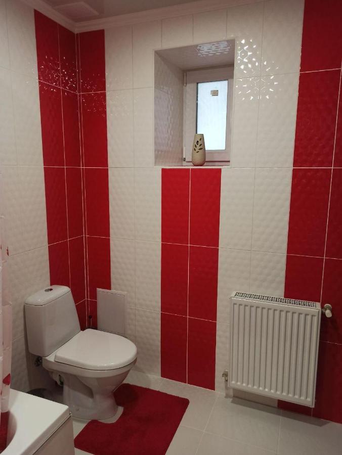 Квартира В Самом Центре Wi-Fi Apartamento Chernivtsi Exterior foto